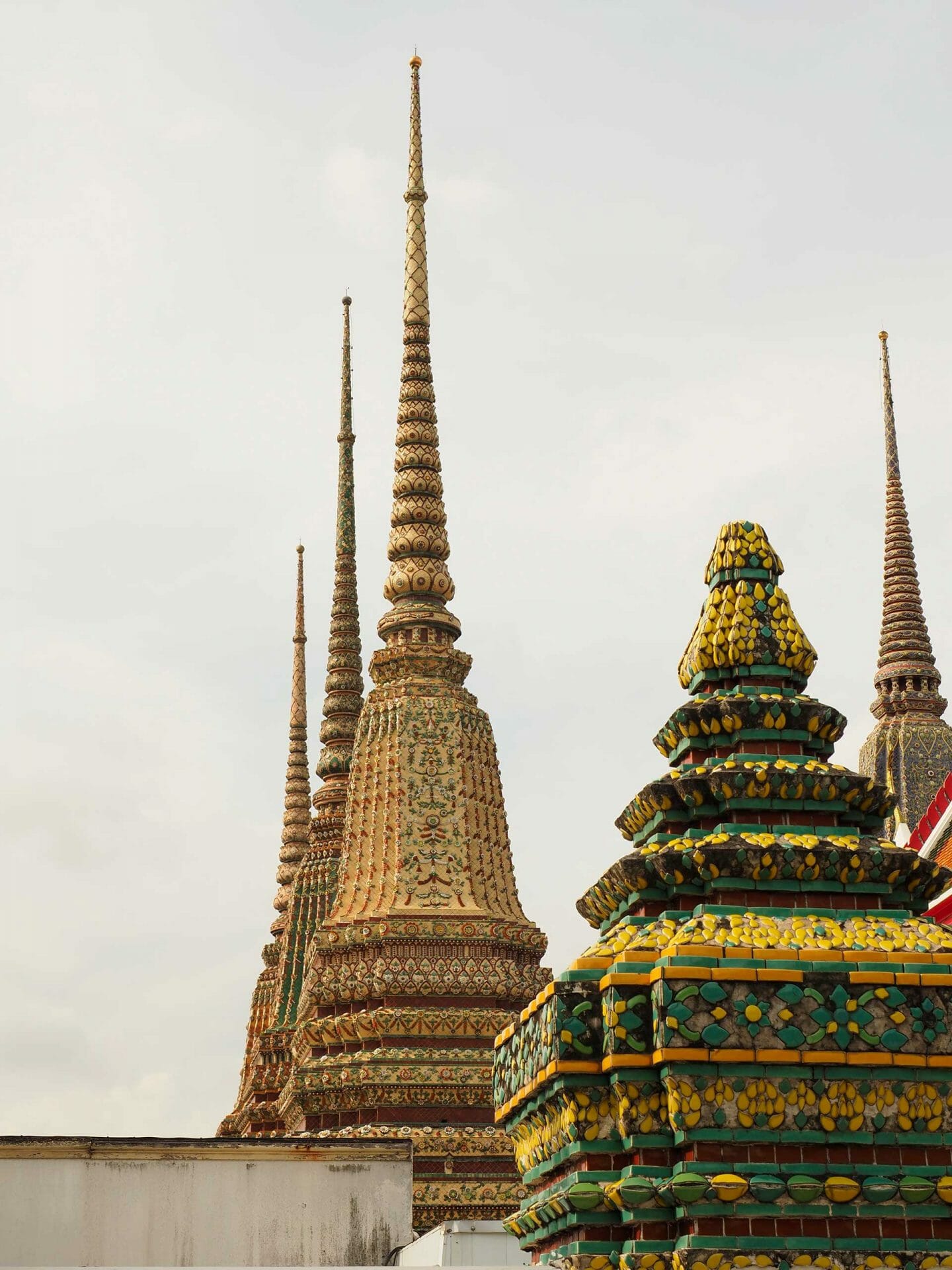 Tailandia Templo Inthanon noche