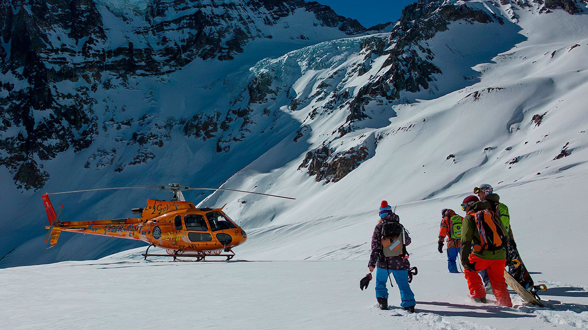 Chile Heliski Glaciar cordillera base pumalodge