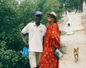 ©Javier Biosca_Josie con un hombre local de Cartagena